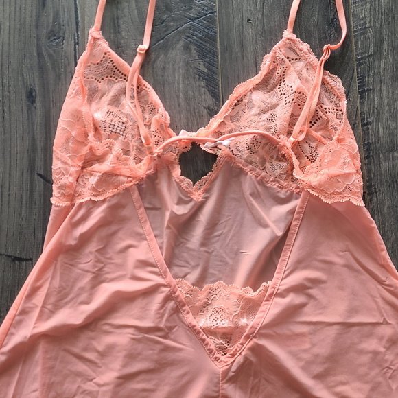 Victoria's Secret - Orange Silky Lingerie - Picture 6 of 7